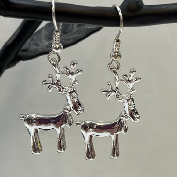 Holiday Christmas Reindeer Dangle Drop Earrings Silver Tone French Wire.75"x1" - Picture 2 of 7